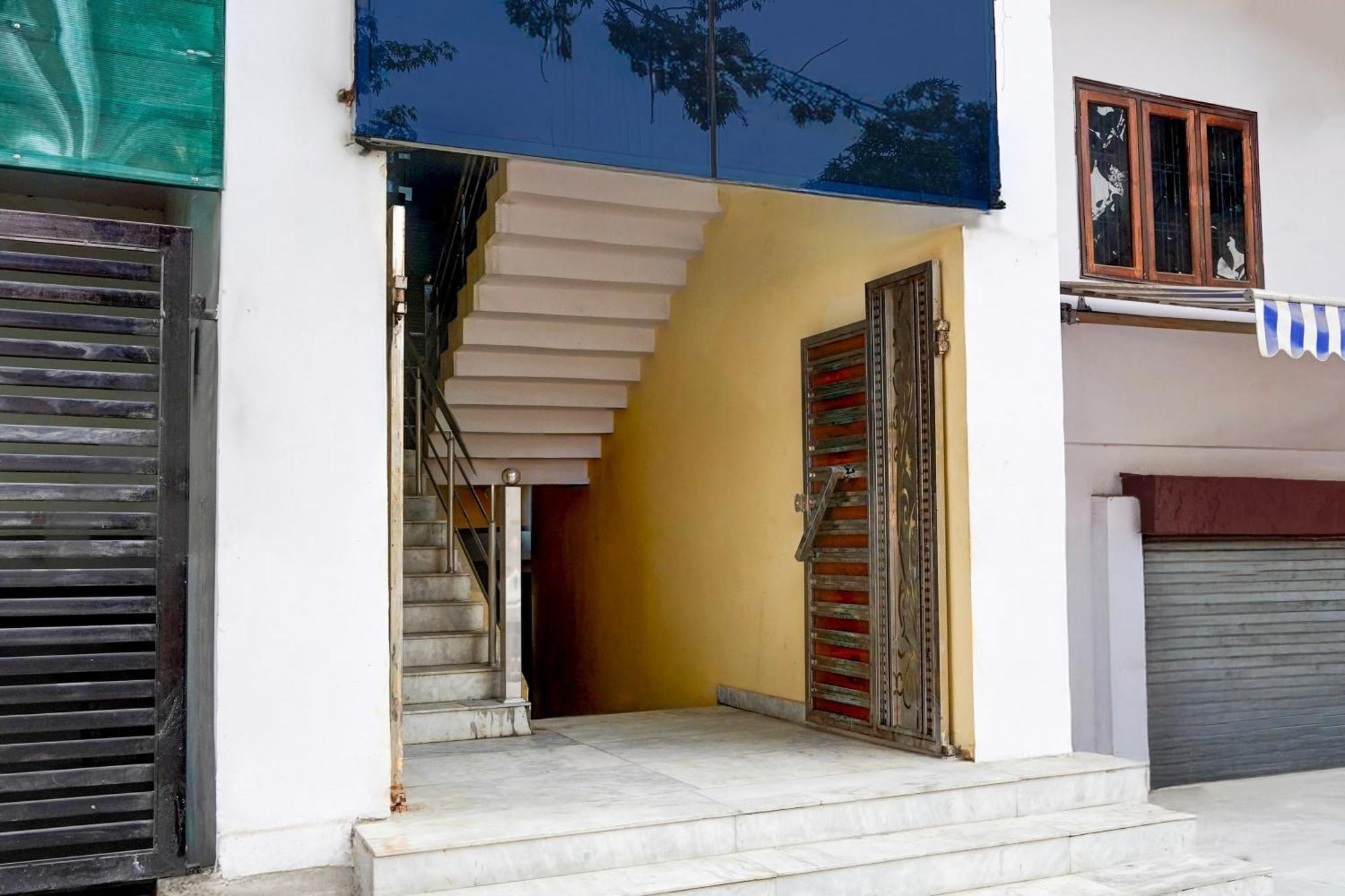 Super Collection O Govind Vihar Matiyari Formerly Saffron Chinhat Dış mekan fotoğraf